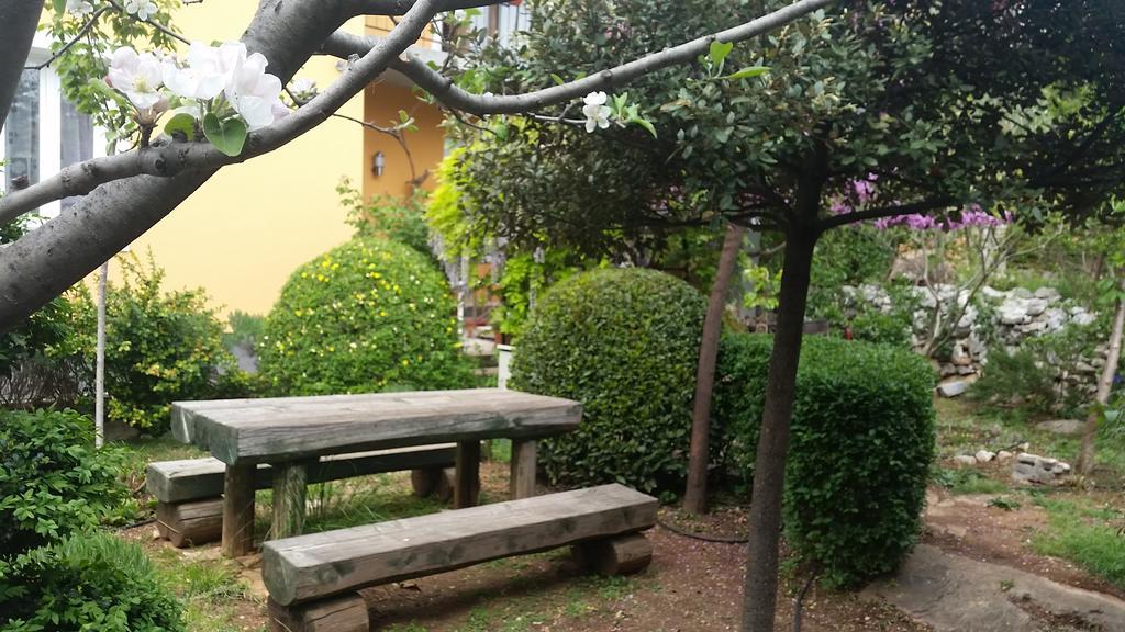 Apartment Holiday Arboretum